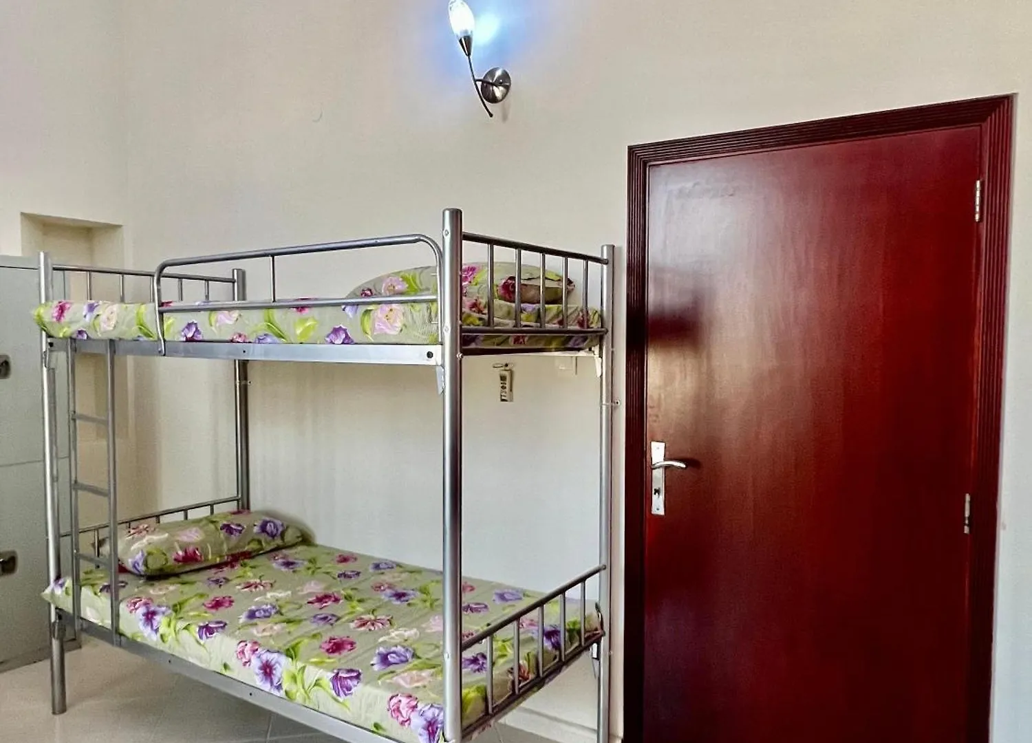 Robin House Dubai Mix Dormitory Apartman